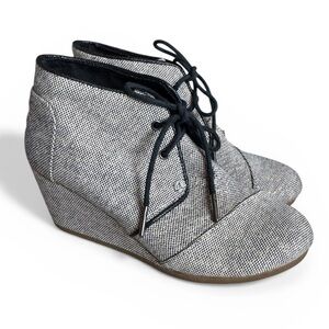 TOMS Wedge Ankle Booties Lace Up Tweed Black Cream Size 7